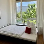 民宿 Messewohnenaschheim Business Und Mit Balkon Bei Messe Muenchen 阿什海姆