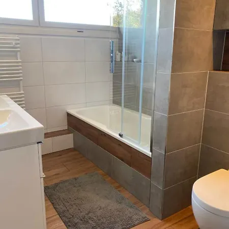 Gemuetliches Mit Garten Und Fitnessstudio