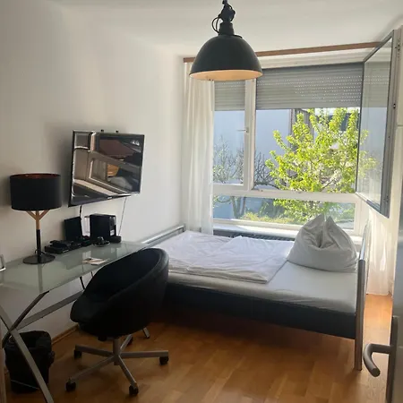 Gemuetliches Mit Garten Und Fitnessstudio Homestay Aschheim
