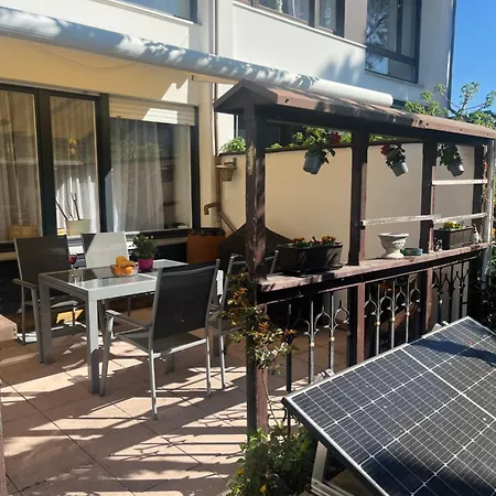Gemuetliches Mit Garten Und Fitnessstudio Homestay